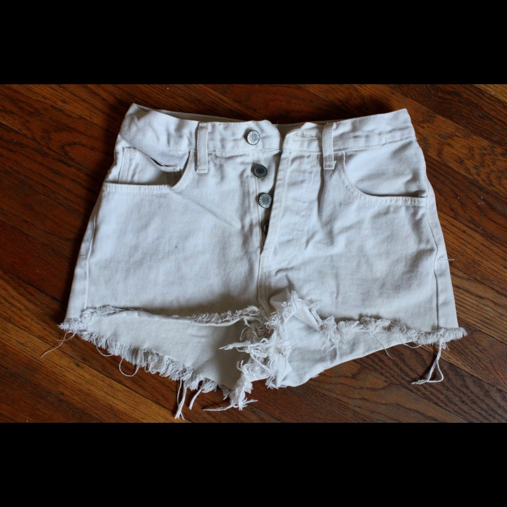 Brandy Melville white denim shorts